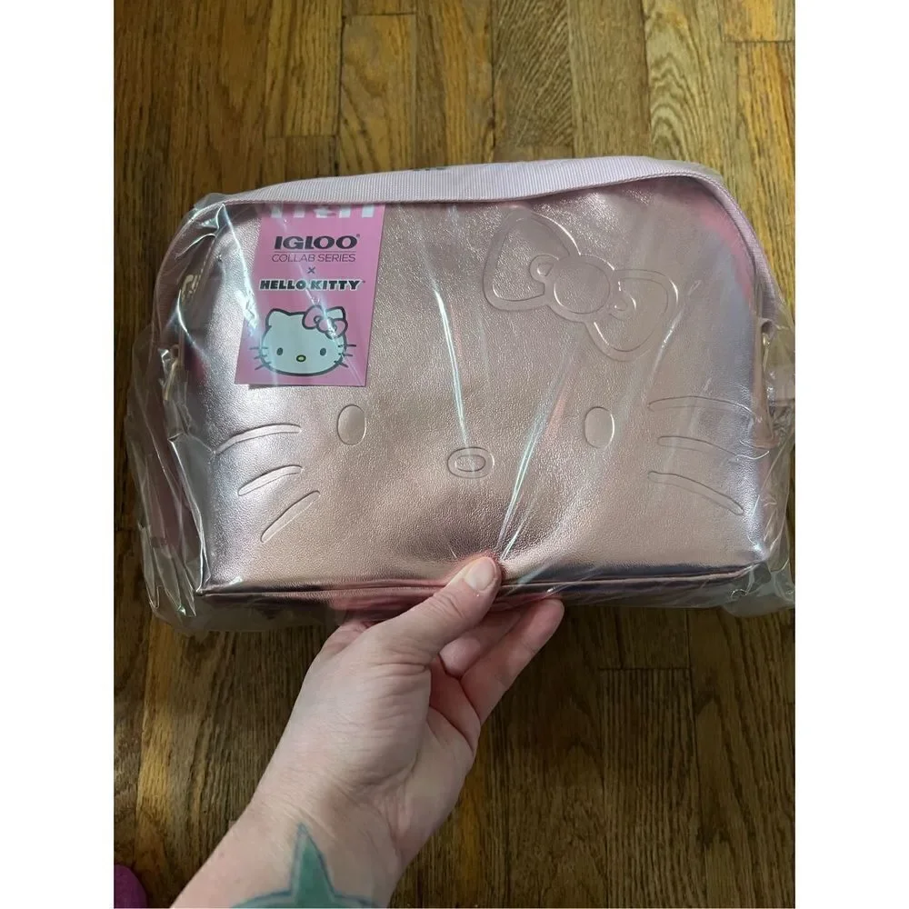 Hello Kitty x Igloo Luxury Crossbody Cooler Limited Edition